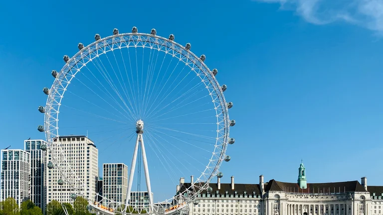 London Eye on a clear sunny day